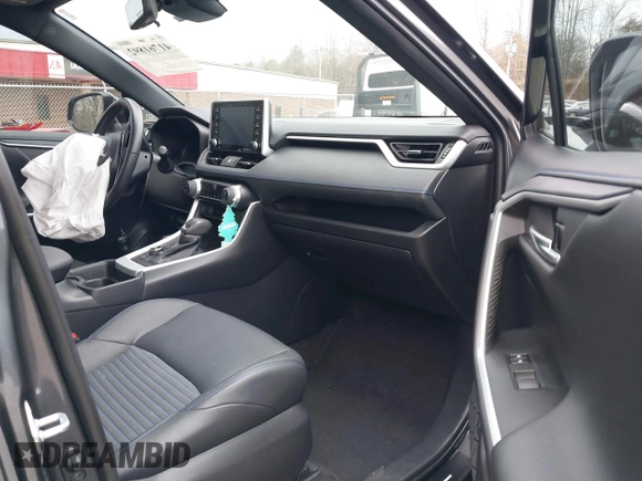 2021 Toyota RAV4 Hybrid XSE with VIN 4T3E6RFV9MU053485, listed as a IAAI auction lot 41761892 with 36,156 mi miles. Bid and sale history available at carsss.com. Image 5.