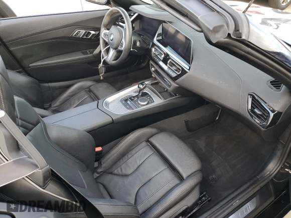 2020 BMW Z4 sDriveM40i z VIN WBAHF9C08LWW33054, wystawiony jako Copart lot #73803034 z przebiegiem Nie podano mil oraz Nie do naprawy. Historia ofert i sprzedaży dostępna na DreamBid. Obrazek 10.