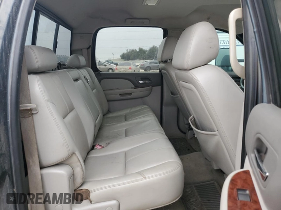 2009 GMC Sierra 2500HD SLT z VIN 1GTHK63609F152337, wystawiony jako Copart lot #45722975 z przebiegiem 251 993 mil mil oraz Szkoda całkowita • Salvage title. Historia ofert i sprzedaży dostępna na DreamBid. Obrazek 10.