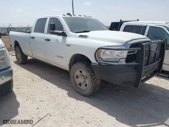 2022 Ram 2500 Tradesman with VIN 3C6UR5HJ1NG337904, listed as a IAAI auction lot 41930359 with 117,526 mi miles. Bid and sale history available at carsss.com. Image 1.