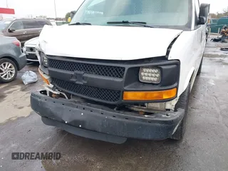 2003 Chevrolet Express Cargo with VIN 1GCGG25U431160656, listed as a IAAI auction lot 40876526 with 438,231 mi miles and . Bid and sale history available at DreamBid. Image 6.