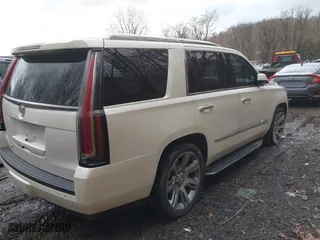 2015 Cadillac Escalade Premium with VIN 1GYS4CKJXFR293277, listed as a IAAI auction lot 41657816 with 93,140 mi miles. Bid and sale history available at carsss.com. Image 4.