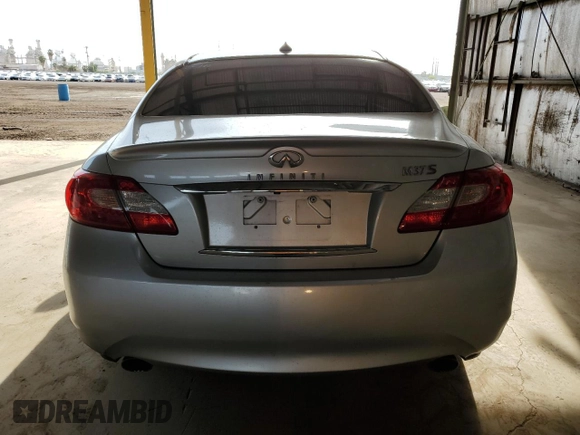2011 Infiniti M with VIN JN1BY1APXBM324638, listed as a Copart auction lot 51014985 with 194,447 mi miles and Salvage title. Bid and sale history available at DreamBid. Image 6.