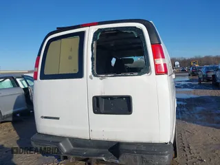 2007 Chevrolet Express Cargo Van with VIN 1GCGG25V571105406, listed as a IAAI auction lot 41176630 with 134,630 mi miles. Bid and sale history available at carsss.com. Image 16.