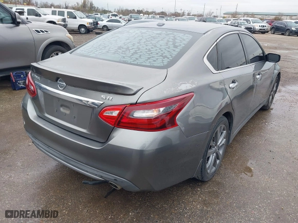 2018 Nissan Altima 2.5 SL with VIN 1N4AL3AP7JC184397, listed as a IAAI auction lot 41333050 with 110,206 mi miles. Bid and sale history available at carsss.com. Image 4.