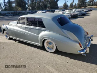 1966 Rolls-Royce Phantom z VIN 5VE47, wystawiony jako Copart lot #81837974 z przebiegiem 82 606 mil mil oraz Tytuł czysty. Historia ofert i sprzedaży dostępna na DreamBid. Obrazek 2.