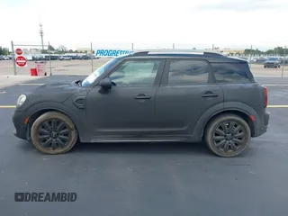 2018 MINI Countryman Cooper S z VIN WMZYT3C35J3E00804, wystawiony jako IAAI lot #42194381 z przebiegiem 101 634 mil mil oraz . Historia ofert i sprzedaży dostępna na DreamBid. Obrazek 14.