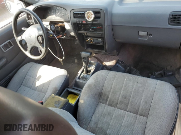 1995 Nissan Frontier XE z VIN 1N6HD16S3SC463075, wystawiony jako Copart lot #76235934 z przebiegiem 122 466 mil mil oraz Szkoda całkowita • Salvage title. Historia ofert i sprzedaży dostępna na DreamBid. Obrazek 8.