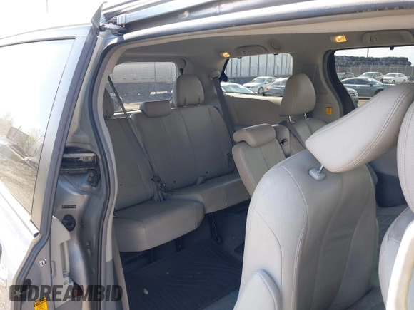 2013 Toyota Sienna XLE AAS with VIN 5TDYK3DC5DS375095, listed as a IAAI auction lot 42042334 with 130,633 mi miles. Bid and sale history available at carsss.com. Image 8.