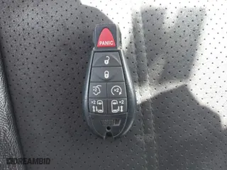 2019 Dodge Grand Caravan SXT with VIN 2C4RDGCG5KR758602, listed as a IAAI auction lot 42033617 with 186,351 mi miles. Bid and sale history available at carsss.com. Image 11.