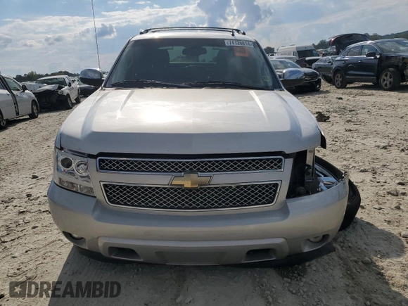2011 Chevrolet Avalanche LTZ with VIN 3GNTKGE39BG302847, listed as a Copart auction lot 74126814 with 246,301 mi miles and Salvage Title. Bid and sale history available at carsss.com. Image 5.