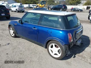 2002 MINI Hardtop with VIN WMWRC33482TC36492, listed as a IAAI auction lot 41633112 with 133,672 mi miles and . Bid and sale history available at DreamBid. Image 3.