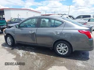 2016 Nissan Versa S z VIN 3N1CN7AP4GL831763, wystawiony jako IAAI lot #42243154 z przebiegiem 89 322 mil mil oraz . Historia ofert i sprzedaży dostępna na DreamBid. Obrazek 14.