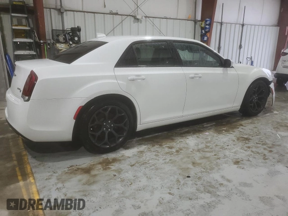 2019 Chrysler 300 with VIN 2C3CCABG7KH697691, listed as a Copart auction lot 50608055 with 141,601 mi miles and Salvage Title. Bid and sale history available at carsss.com. Image 3.