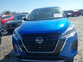 2023 Nissan Kicks S with VIN 3N1CP5BV4PL559498, listed as a IAAI auction lot 41669632 with 32,699 mi miles. Bid and sale history available at carsss.com. Image 12.