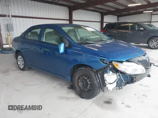 2010 Toyota Corolla z VIN 1NXBU4EE0AZ285538, wystawiony jako IAAI lot #42011979 z przebiegiem 211 153 mil mil oraz . Historia ofert i sprzedaży dostępna na DreamBid. Obrazek 1.