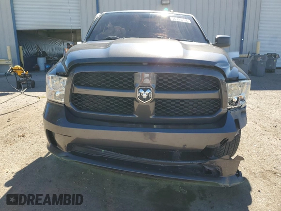 2018 Ram 1500 Express z VIN 3C6JR6AT8JG194710, wystawiony jako Copart lot #76321214 z przebiegiem 77 168 mil mil oraz Szkoda całkowita • Salvage title. Historia ofert i sprzedaży dostępna na DreamBid. Obrazek 5.