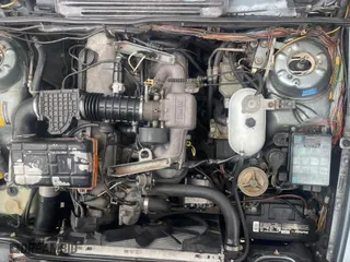 1987 BMW 6 Series 635CSi with VIN WBAEC8405H0614802, listed as a Copart auction lot 41906105 with 75,533 mi miles and Clean Title. Bid and sale history available at carsss.com. Image 7.