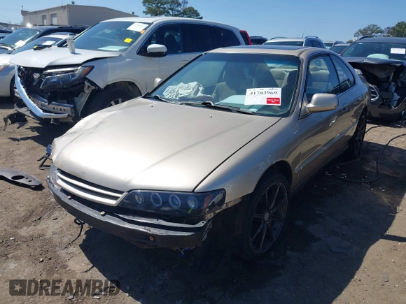 1994 Honda Accord EX with VIN 1HGCD715XRA013027, listed as a IAAI auction lot 41783969 with 255,233 mi miles and . Bid and sale history available at carsss.com. Image 2.
