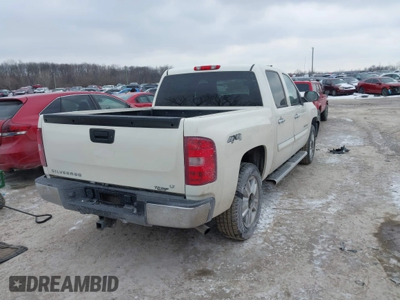 2013 Chevrolet Silverado 1500 LT with VIN 3GCPKSE76DG303067, listed as a IAAI auction lot 41624587 with 113,259 mi miles. Bid and sale history available at carsss.com. Image 4.