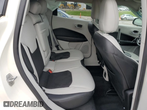 2018 Jeep Compass Latitude z VIN 3C4NJDBB6JT282965, wystawiony jako Copart lot #59621735 z przebiegiem Nie podano mil oraz Szkoda całkowita • Salvage title. Historia ofert i sprzedaży dostępna na DreamBid. Obrazek 11.