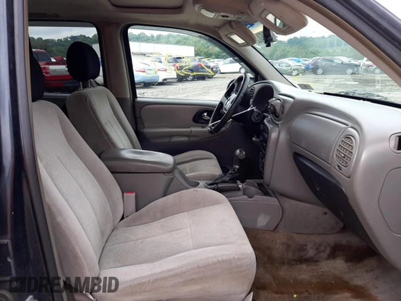 2006 Chevrolet TrailBlazer LS with VIN 1GNDT13S962203744, listed as a Copart auction lot 40953483 with 235,276 mi miles and Salvage Title. Bid and sale history available at DreamBid. Image 5.