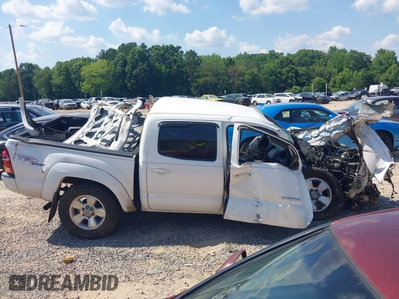 2007 Toyota Tacoma with VIN 3TMLU42N67M011352, listed as a IAAI auction lot 42572613 with Not provided miles and . Bid and sale history available at DreamBid. Image 13.