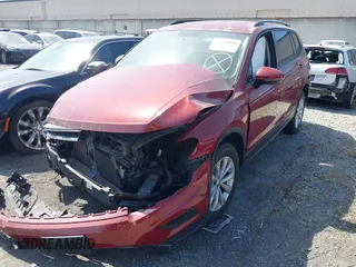 2018 Volkswagen Tiguan S with VIN 3VV1B7AX3JM128705, listed as a IAAI auction lot 42110808 with 60,589 mi miles and . Bid and sale history available at DreamBid. Image 18.