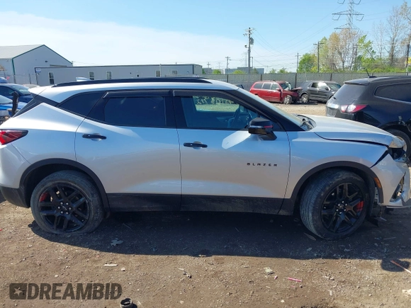 2021 Chevrolet Blazer LT z VIN 3GNKBCRS6MS515096, wystawiony jako IAAI lot #42103712 z przebiegiem 43 514 mil mil oraz . Historia ofert i sprzedaży dostępna na DreamBid. Obrazek 13.