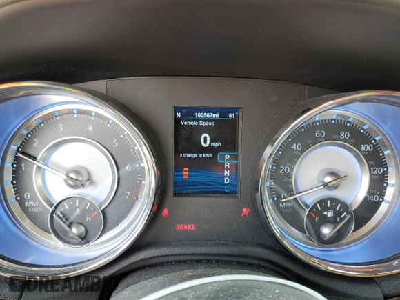 2013 Chrysler 300 z VIN 2C3CCAAGXDH727934, wystawiony jako Copart lot #55656025 z przebiegiem 100 567 mil mil oraz Szkoda całkowita • Salvage title. Historia ofert i sprzedaży dostępna na DreamBid. Obrazek 9.