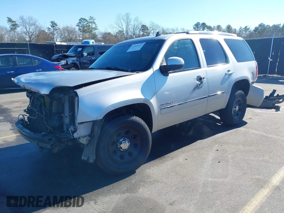 2011 GMC Yukon Denali with VIN 1GKS2EEF8BR346281, listed as a IAAI auction lot 41224127 with 264,311 mi miles. Bid and sale history available at carsss.com. Image 2.
