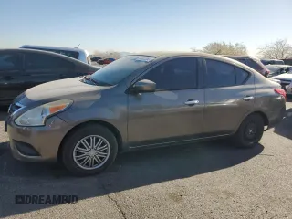 2017 Nissan Versa SV z VIN 3N1CN7AP1HK441453, wystawiony jako Copart lot #44802065 z przebiegiem 100 349 mil mil oraz Szkoda całkowita • Salvage title. Historia ofert i sprzedaży dostępna na DreamBid. Obrazek 1.