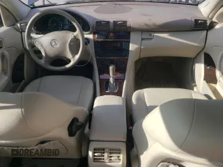2005 Mercedes-Benz C 240 with VIN WDBRF61J35A773819, listed as a Copart auction lot 83398034 with 117,356 mi miles and Salvage Title. Bid and sale history available at DreamBid. Image 8.