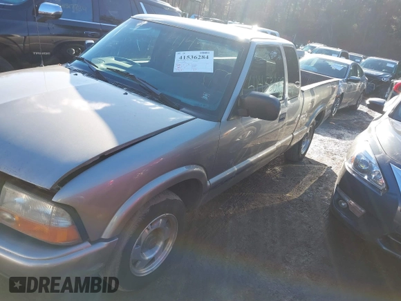 1998 GMC Sonoma SLS with VIN 1GTCS1948W8538832, listed as a IAAI auction lot 41536284 with 99,191 mi miles. Bid and sale history available at carsss.com. Image 6.