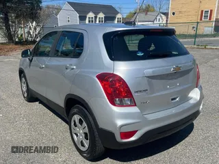 2017 Chevrolet Trax LS with VIN KL7CJKSB1HB057485, listed as a Copart auction lot 55684685 with 117,445 mi miles and Clean Title. Bid and sale history available at carsss.com. Image 3.