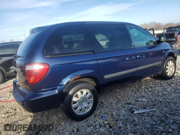 2005 Chrysler Town & Country with VIN 1C4GP45R15B253851, listed as a Copart auction lot 50390935 with 0 mi miles and Clean Title. Bid and sale history available at carsss.com. Image 3.
