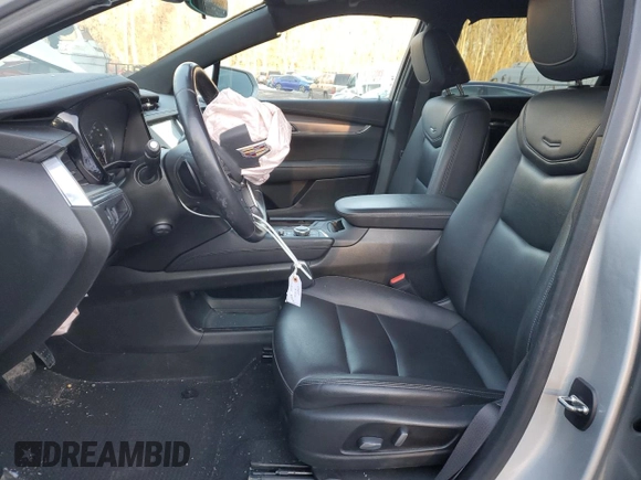 2020 Cadillac XT5 Luxury FWD z VIN 1GYKNAR47LZ235673, wystawiony jako Copart lot #88722975 z przebiegiem 39 904 mil mil oraz Szkoda całkowita • Salvage title. Historia ofert i sprzedaży dostępna na DreamBid. Obrazek 7.
