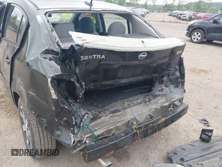 2012 Nissan Sentra 2.0 z VIN 3N1AB6AP2CL779344, wystawiony jako IAAI lot #42273763 z przebiegiem 85 887 mil mil oraz . Historia ofert i sprzedaży dostępna na DreamBid. Obrazek 6.