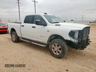 2024 Ram 2500 Big Horn z VIN 3C6UR5DL5RG233994, wystawiony jako Copart lot #59522945 z przebiegiem 21 239 mil mil oraz Szkoda całkowita • Salvage title. Historia ofert i sprzedaży dostępna na DreamBid. Obrazek 4.