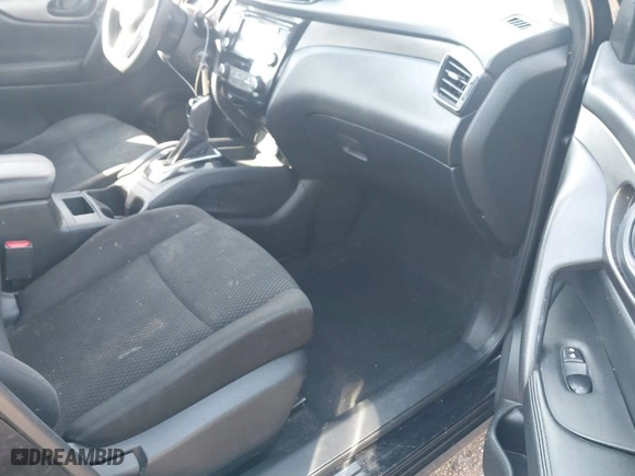 2019 Nissan Rogue Sport S with VIN JN1BJ1CR8KW333880, listed as a IAAI auction lot 41690570 with 193,997 mi miles. Bid and sale history available at carsss.com. Image 5.