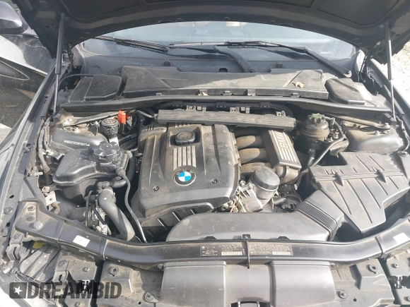 2011 BMW 3 Series 328i xDrive with VIN WBAKF5C52BE586375, listed as a IAAI auction lot 41799526 with 175,314 mi miles. Bid and sale history available at carsss.com. Image 10.