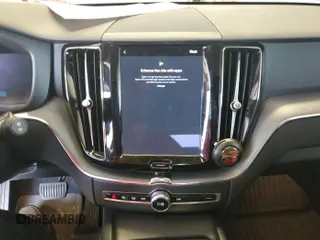 2024 Volvo XC60 Core Dark Theme z VIN YV4L12RK7R1929374, wystawiony jako IAAI lot #42537657 z przebiegiem 48 177 mil mil oraz . Historia ofert i sprzedaży dostępna na DreamBid. Obrazek 3.