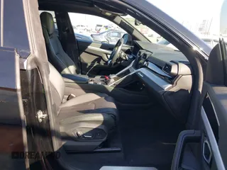 2019 Lamborghini Urus z VIN ZPBUA1ZLXKLA03063, wystawiony jako IAAI lot #41653328 z przebiegiem 29 688 mil mil oraz . Historia ofert i sprzedaży dostępna na DreamBid. Obrazek 5.