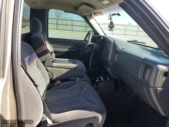 1999 GMC New Sierra 1500 SLE with VIN 1GTEC14W3XE516349, listed as a Copart auction lot 39172684 with 105,811 mi miles and Salvage Title. Bid and sale history available at carsss.com. Image 10.