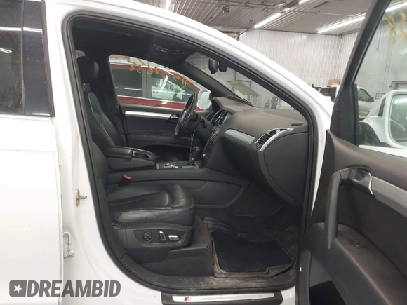 2011 Audi Q7 3.0L TDI Prestige with VIN WA1WMAFE1BD002840, listed as a IAAI auction lot 41537638 with 196,088 mi miles. Bid and sale history available at carsss.com. Image 5.