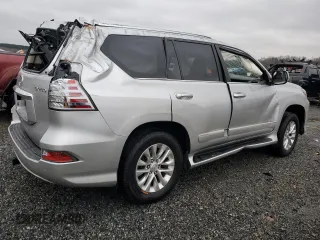 2014 Lexus GX 460 z VIN JTJBM7FX9E5071909, wystawiony jako Copart lot #42635715 z przebiegiem 118 004 mil mil oraz Nie do naprawy. Historia ofert i sprzedaży dostępna na DreamBid. Obrazek 3.