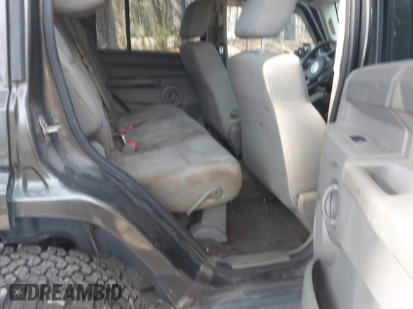 2006 Jeep Commander with VIN 1J8HG48K36C342666, listed as a IAAI auction lot 41908526 with 199,163 mi miles. Bid and sale history available at carsss.com. Image 8.
