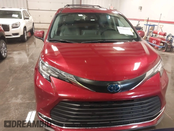 2022 Toyota Sienna XLE with VIN 5TDJRKEC2NS123067, listed as a IAAI auction lot 39982057 with 70,236 mi miles and . Bid and sale history available at DreamBid. Image 13.