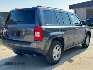 2016 Jeep Patriot Sport z VIN 1C4NJPBA9GD547711, wystawiony jako Copart lot #64280195 z przebiegiem 85 611 mil mil oraz Szkoda całkowita • Salvage title. Historia ofert i sprzedaży dostępna na DreamBid. Obrazek 4.