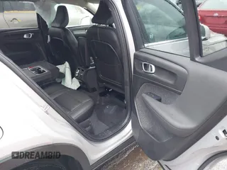 2024 Volvo XC40 Core Bright Theme with VIN YV4L12UK9R2311071, listed as a IAAI auction lot 42295970 with 7,113 mi miles and . Bid and sale history available at DreamBid. Image 8.